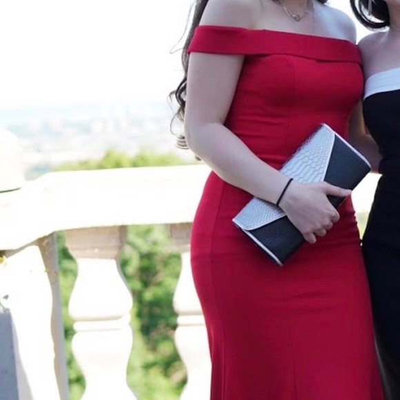 Red prom dress - Picture 2 of 4